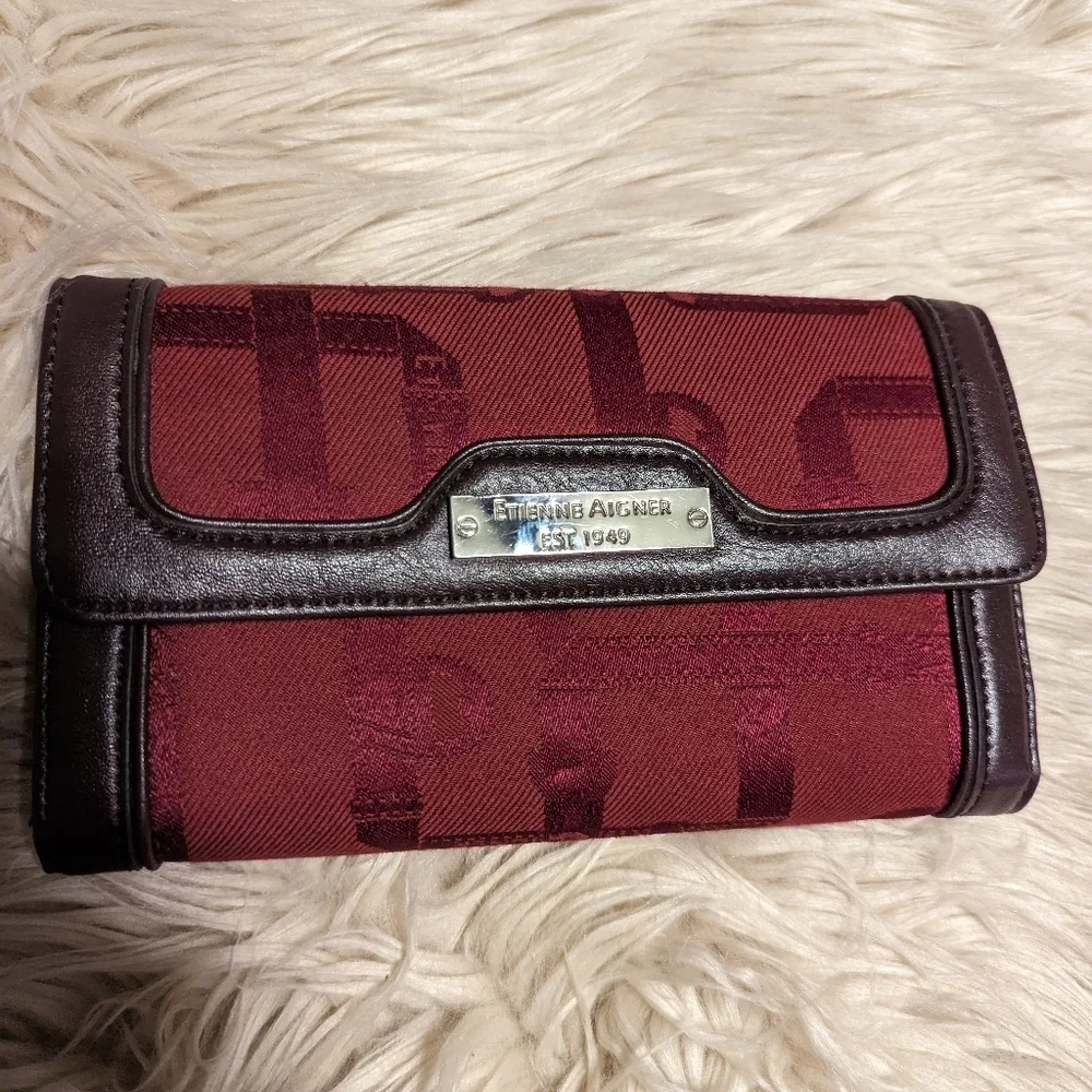 ETIENNE AIGNER WALLET BURGUNDY COLOR - Picture 1 of 5